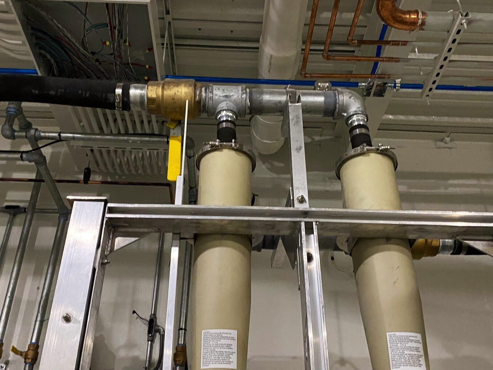 Filter housings on a process filtration rack